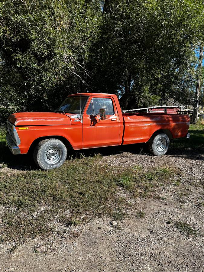 Ford-F-150-1977-Orange