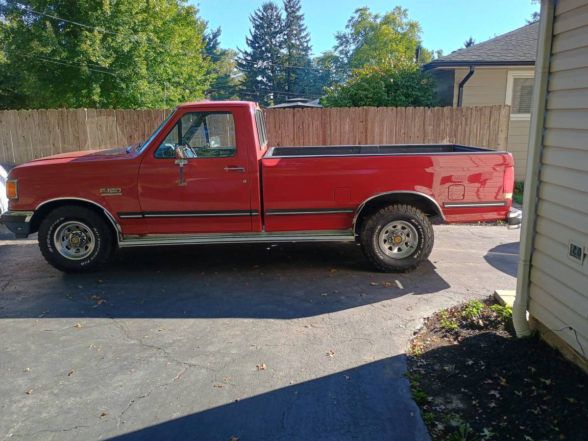 Ford-F-150-xlt-lariat-1990-Red