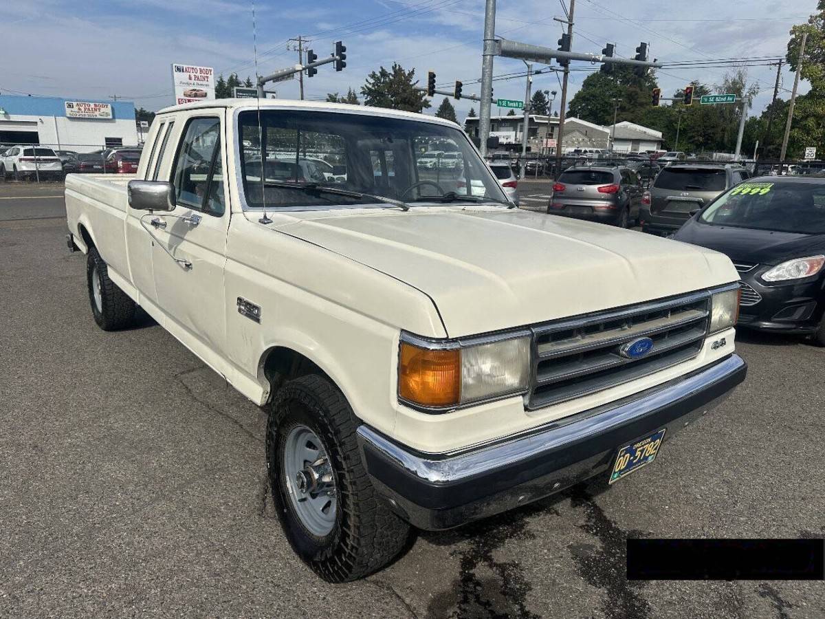 Ford-F-150-xlt-lariat-2dr-exte-1990-White