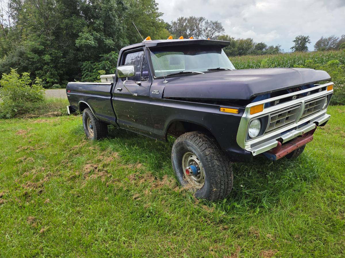 Ford-F-250-1973-Blue
