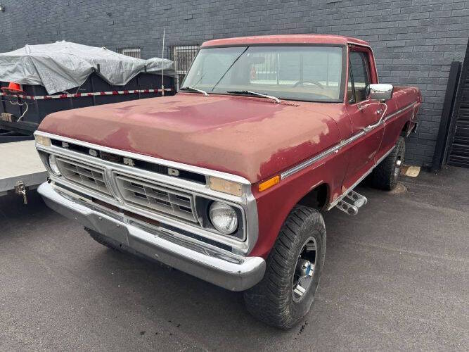 Ford-F-250-1976-Burgundy-Tan