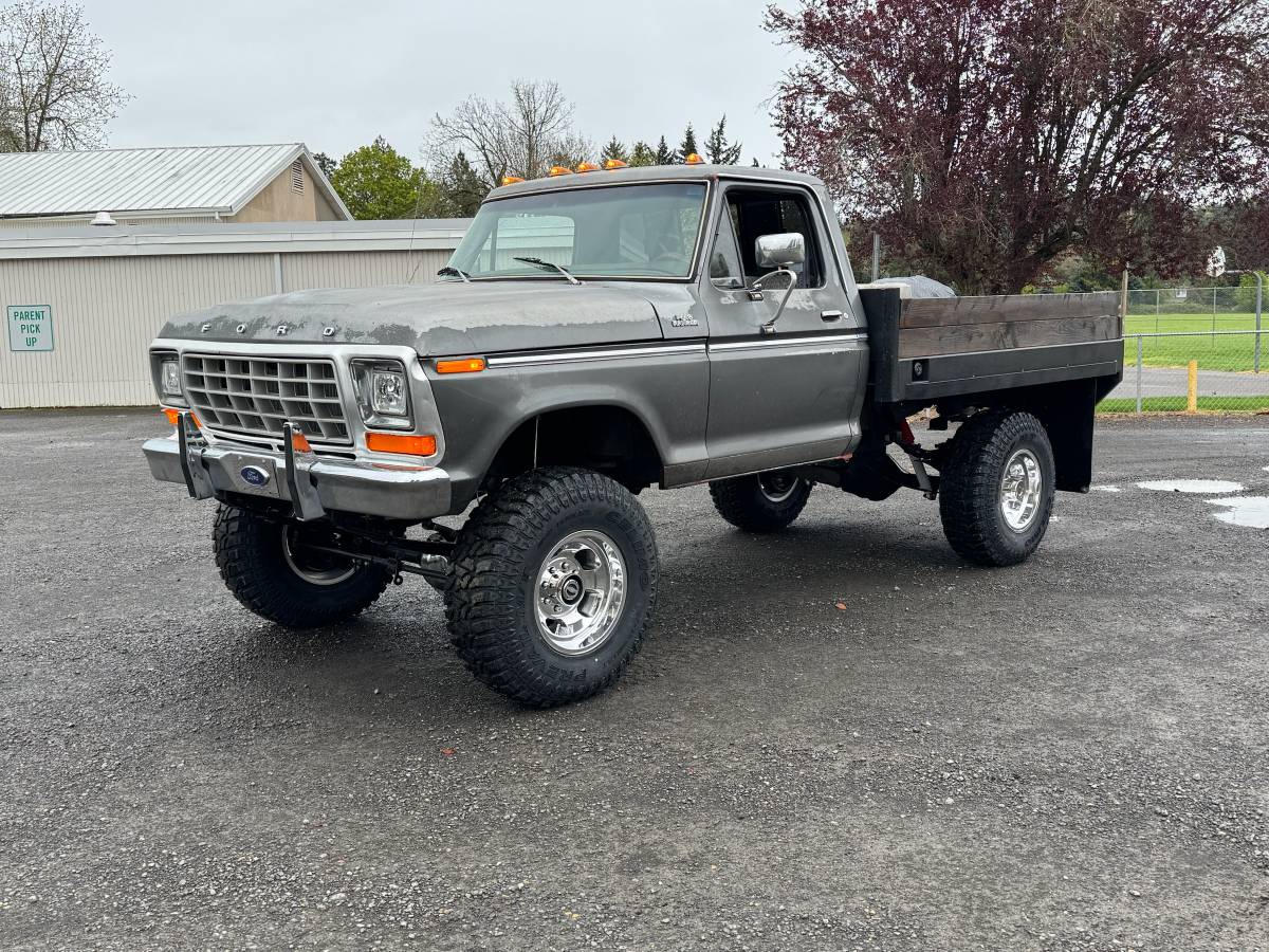 Ford-F-250-1978-Gray