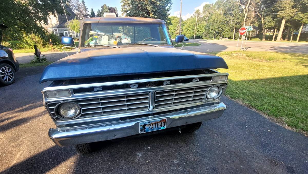 Ford-F-250-custom-1974-Blue