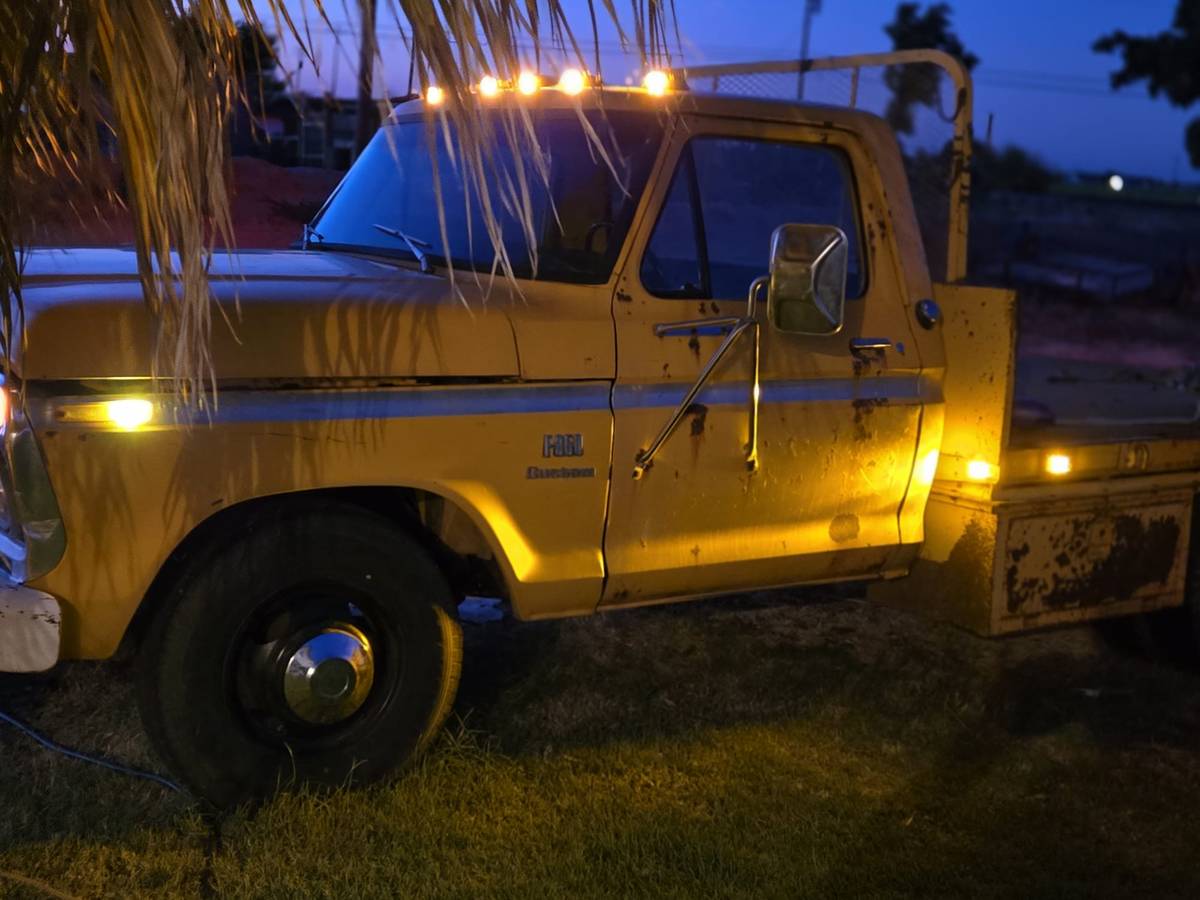 Ford-F-350-1973-Yellow