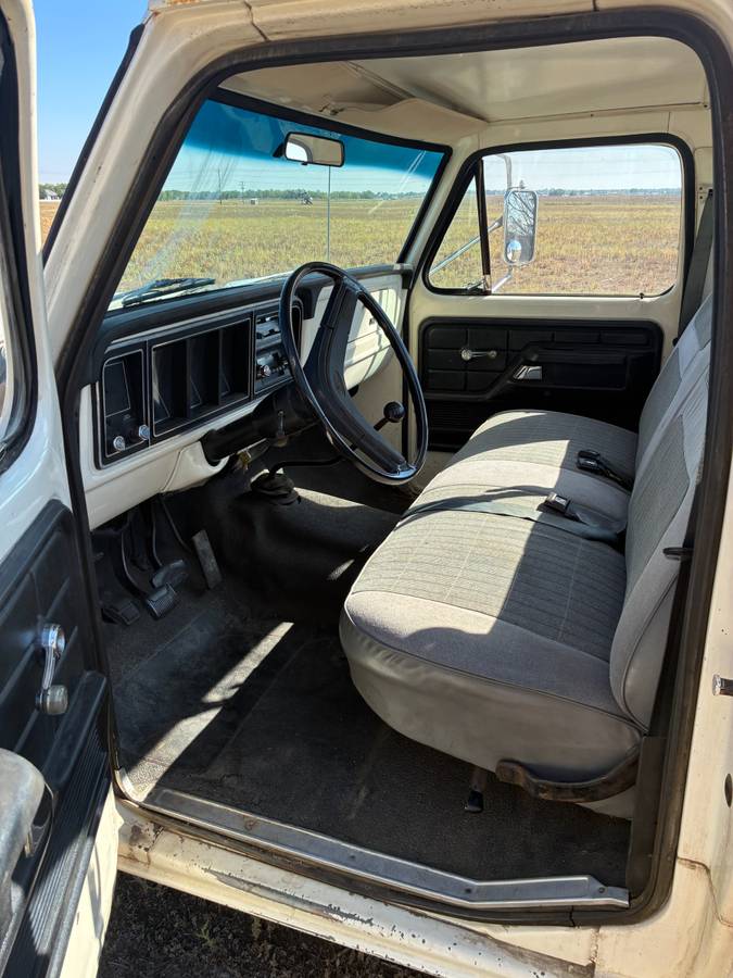 Ford-F-350-1977-White