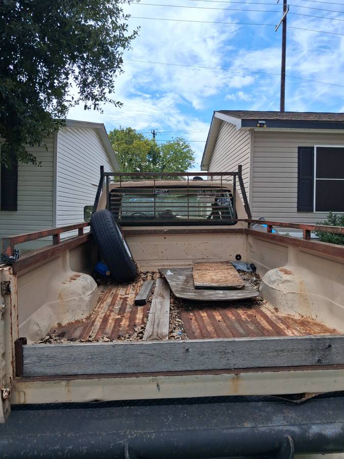 Ford-F-350-1985-Brown