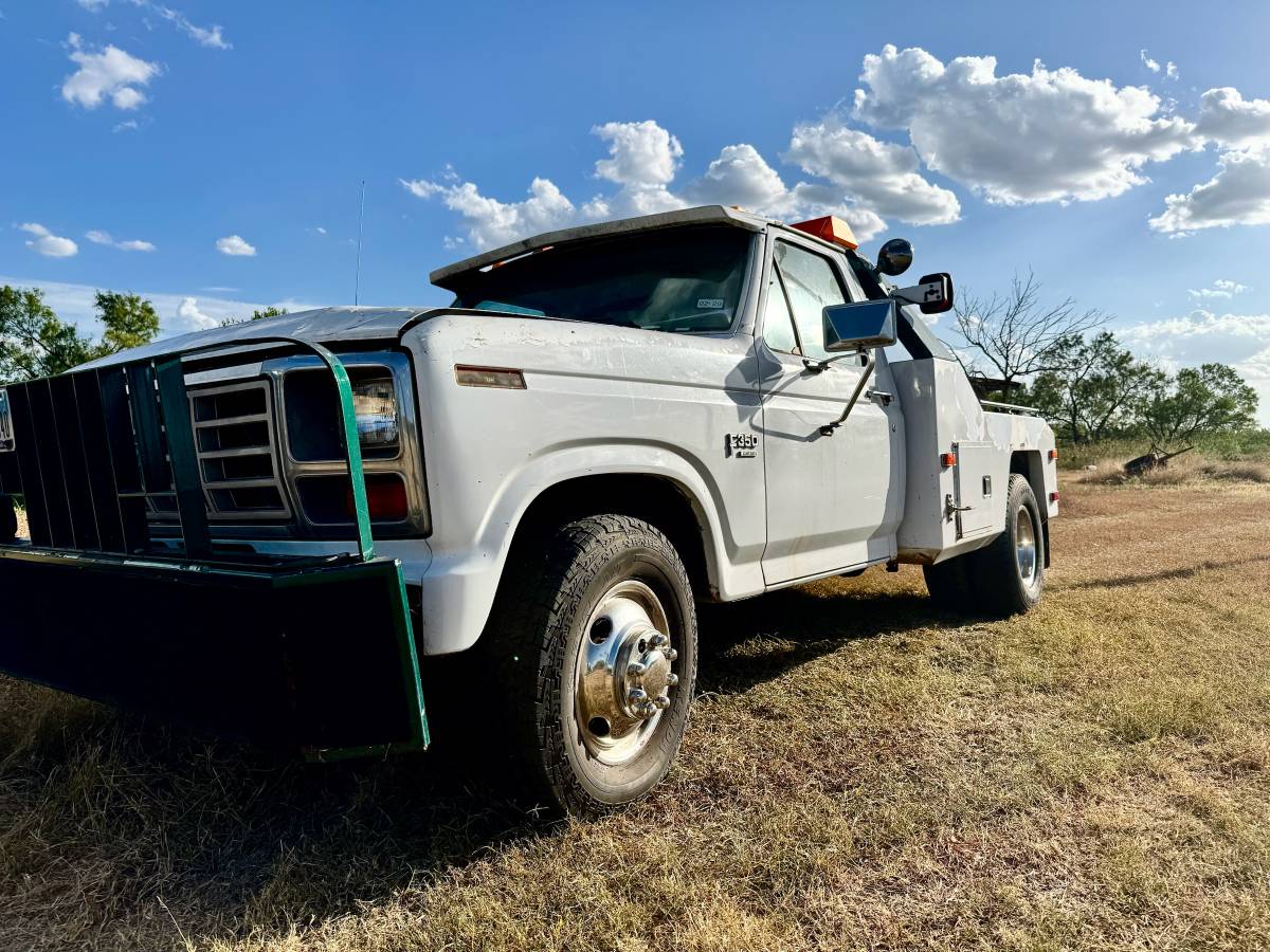 Ford-F-350-1985-White