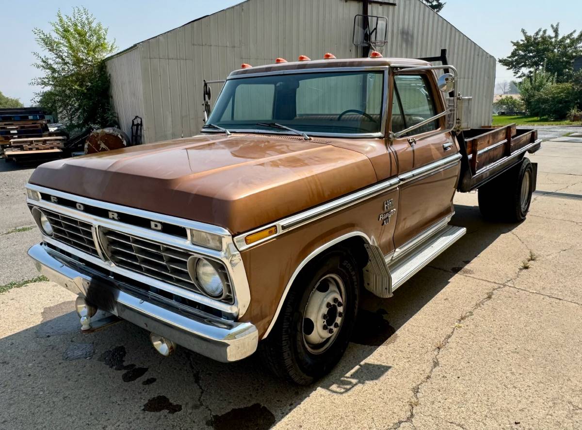 Ford-F-350-ranger-xlt-1973-Brown