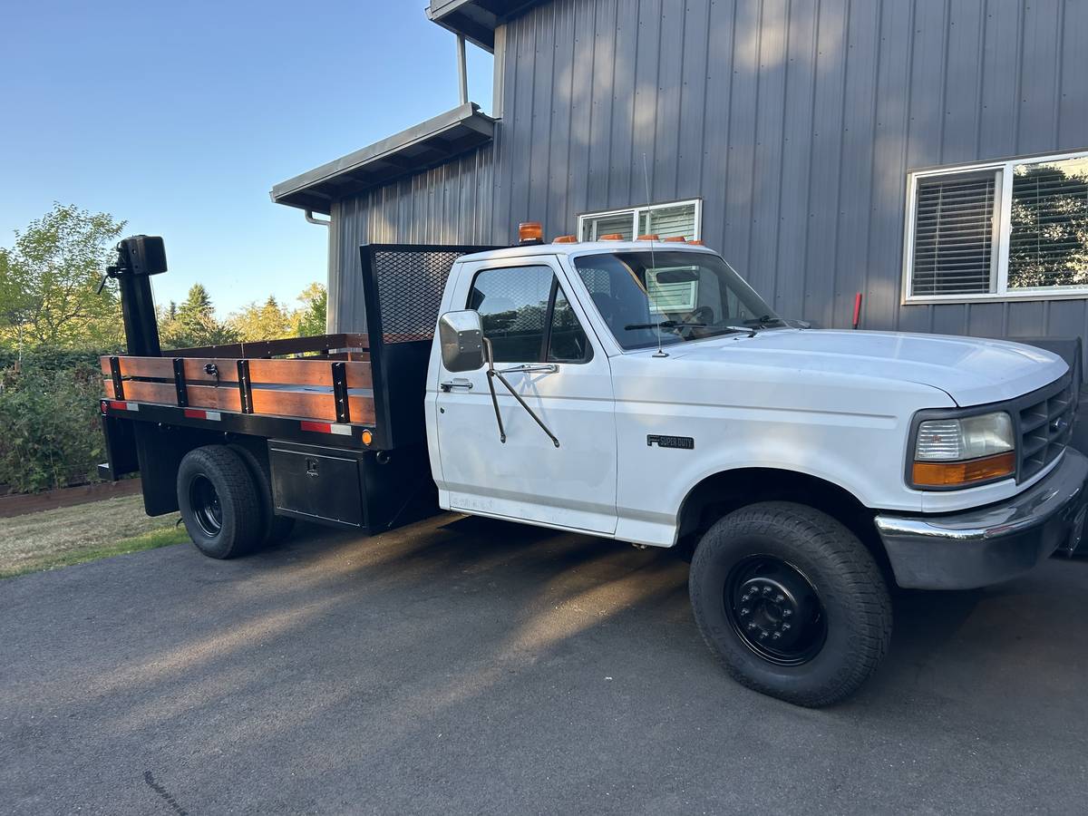 Ford-F-450-1983-White