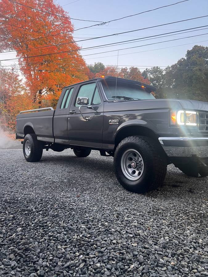 Ford-F250-super-duty-lariat-1987-Gray