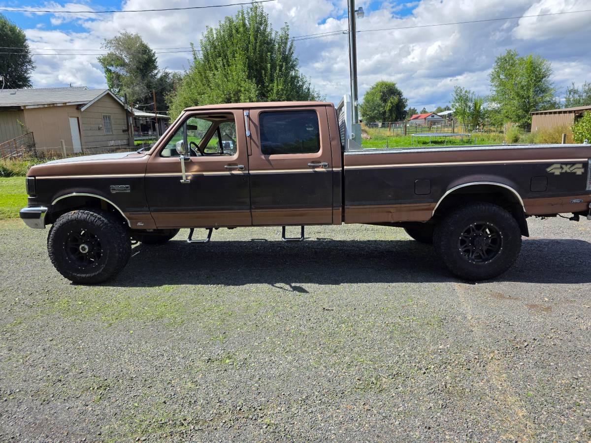Ford-F350-xlt-lariat-4x4-1991-custom