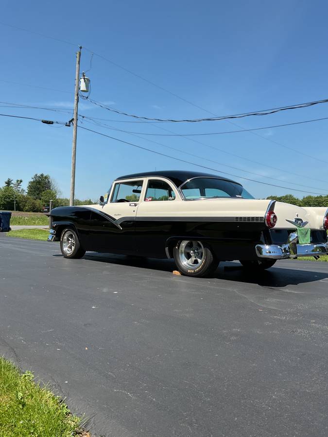 Ford-Fairlane-1956-Black