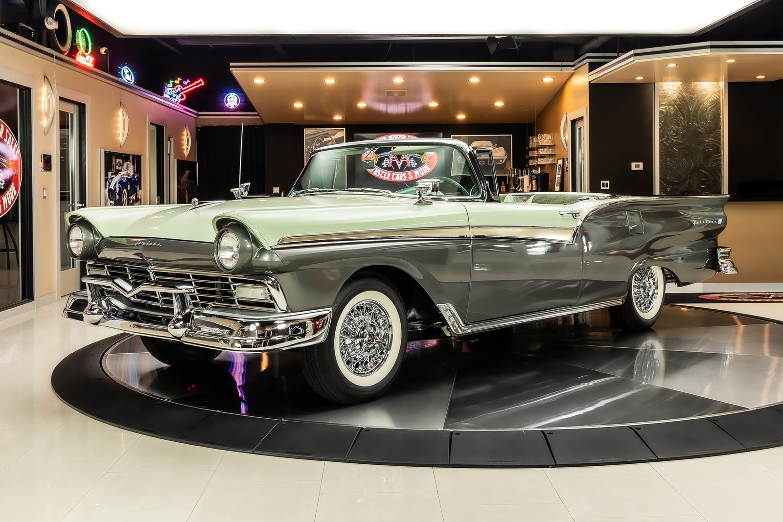 Ford Fairlane 1957