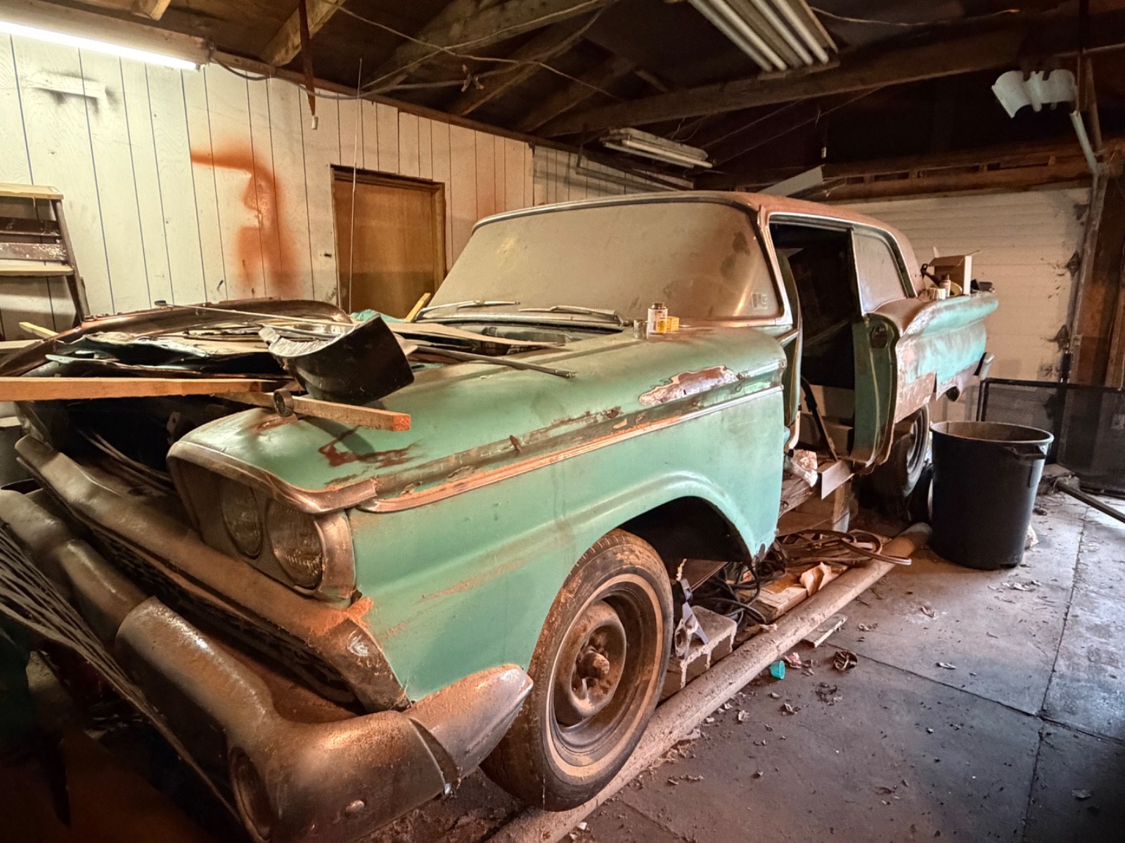 Ford-Fairlane-1959-Coupe-Teal