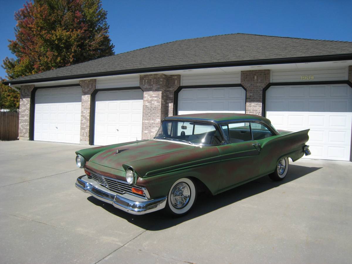 Ford-Fairlane-500-1957-Green