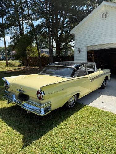 Ford-Fairlane-500-1957-YellowBlack-Top