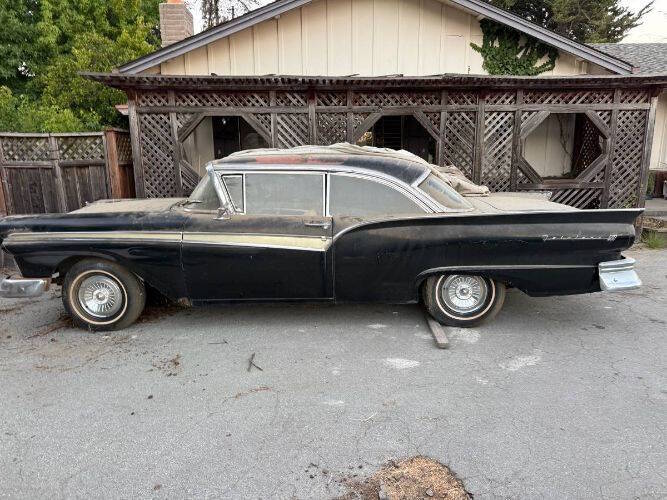 Ford-Fairlane-500-1957