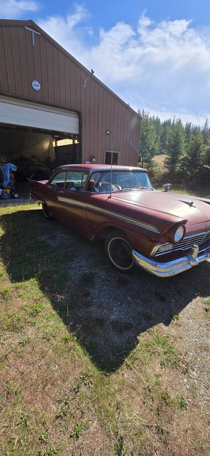 Ford-Fairlane-500.-2dr-ht.-1957