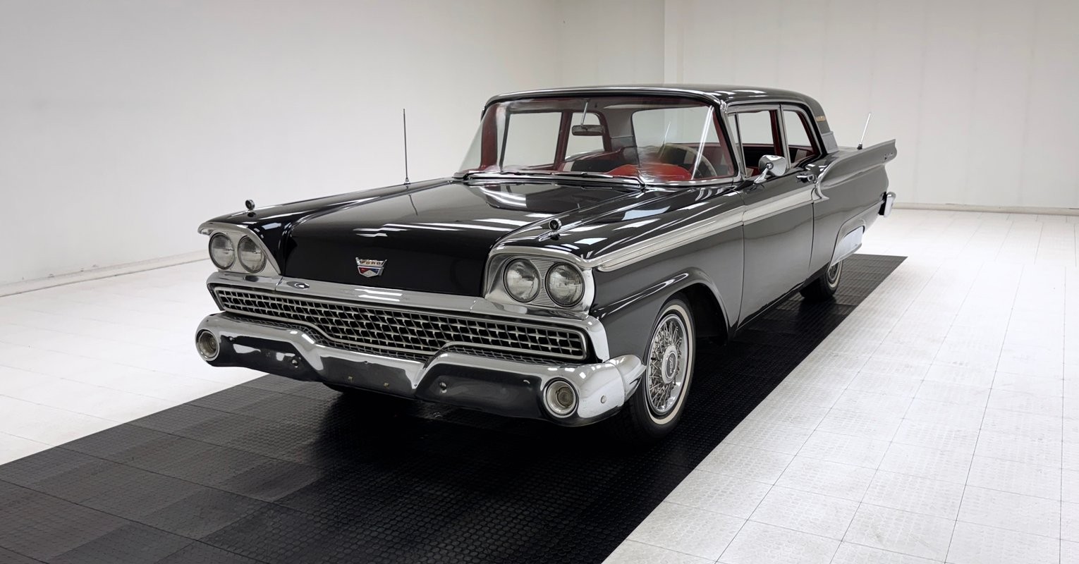 Ford-Galaxie-1959-Sedan-Red
