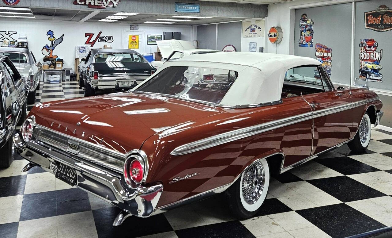 Ford-Galaxie-500-1962-Burgundy-Burgundy