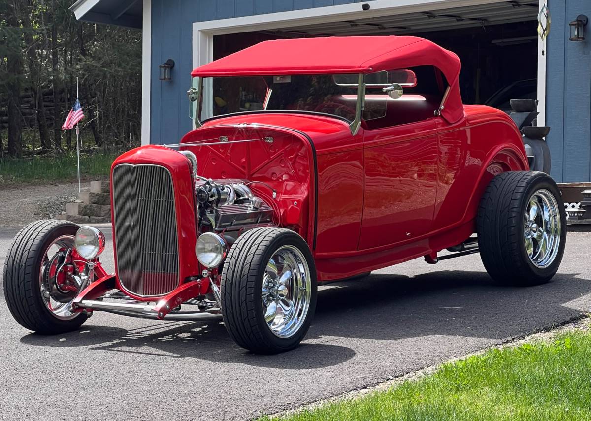 Ford-High-boy-roadster-1932-Red