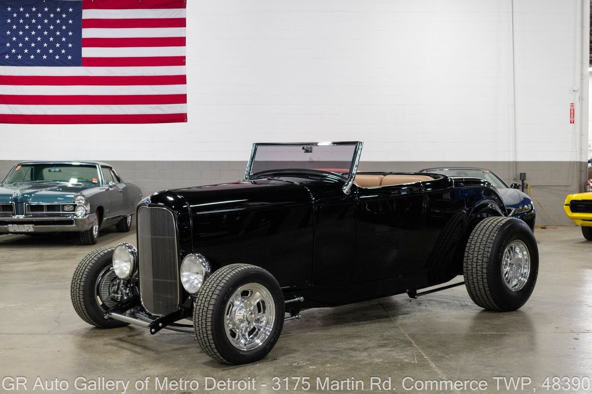 Ford-Highboy-1932-Tan