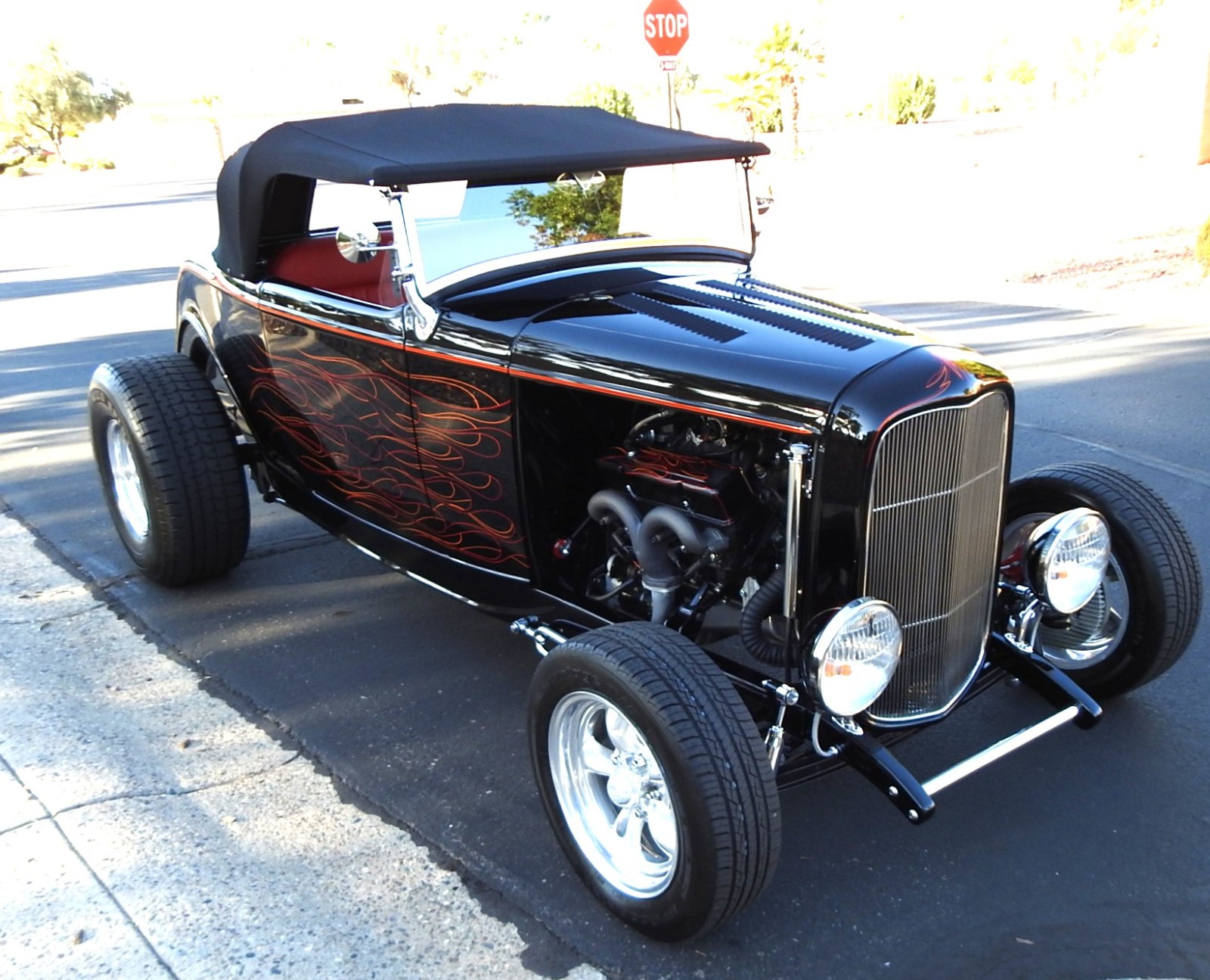 Ford-Hot-Rod-Roadster-1932-Hot-Rod-Roadster-Red