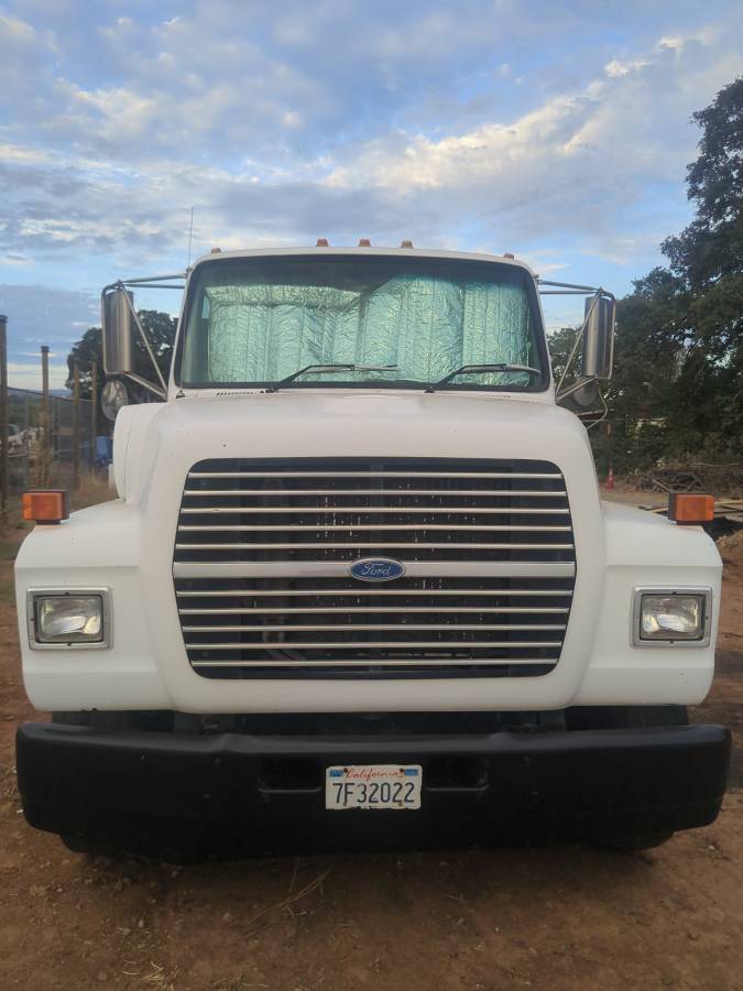 Ford-L-8000-1996-White