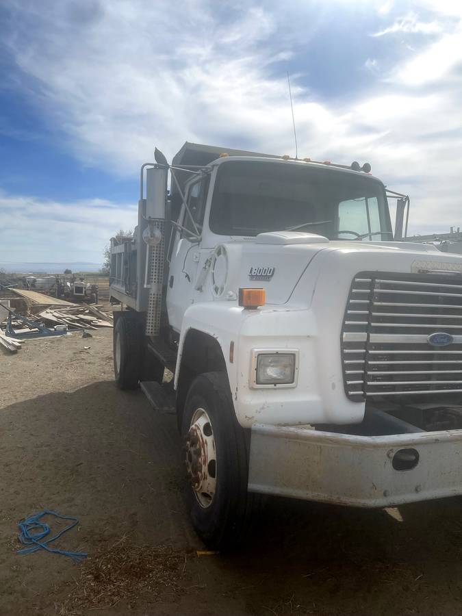 Ford-L8000-1992-White
