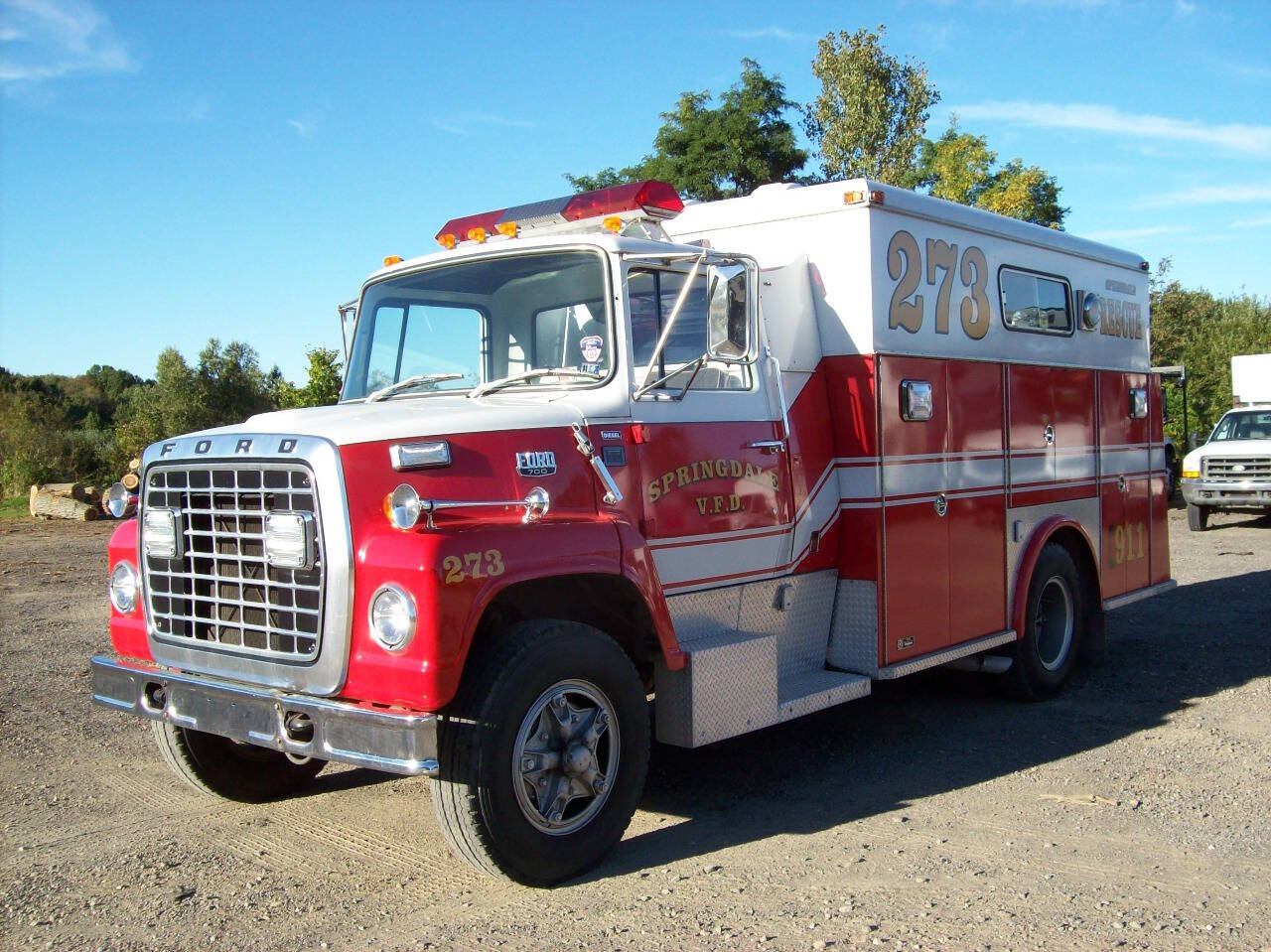 Ford-Ln700-1982-Red-Tan