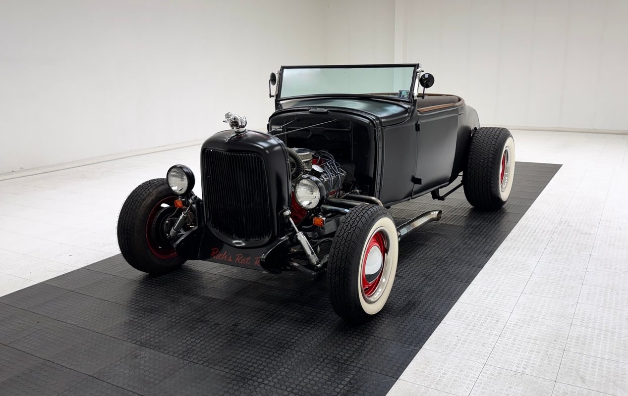 Ford-Model-A-1931-Roadster-Pantone