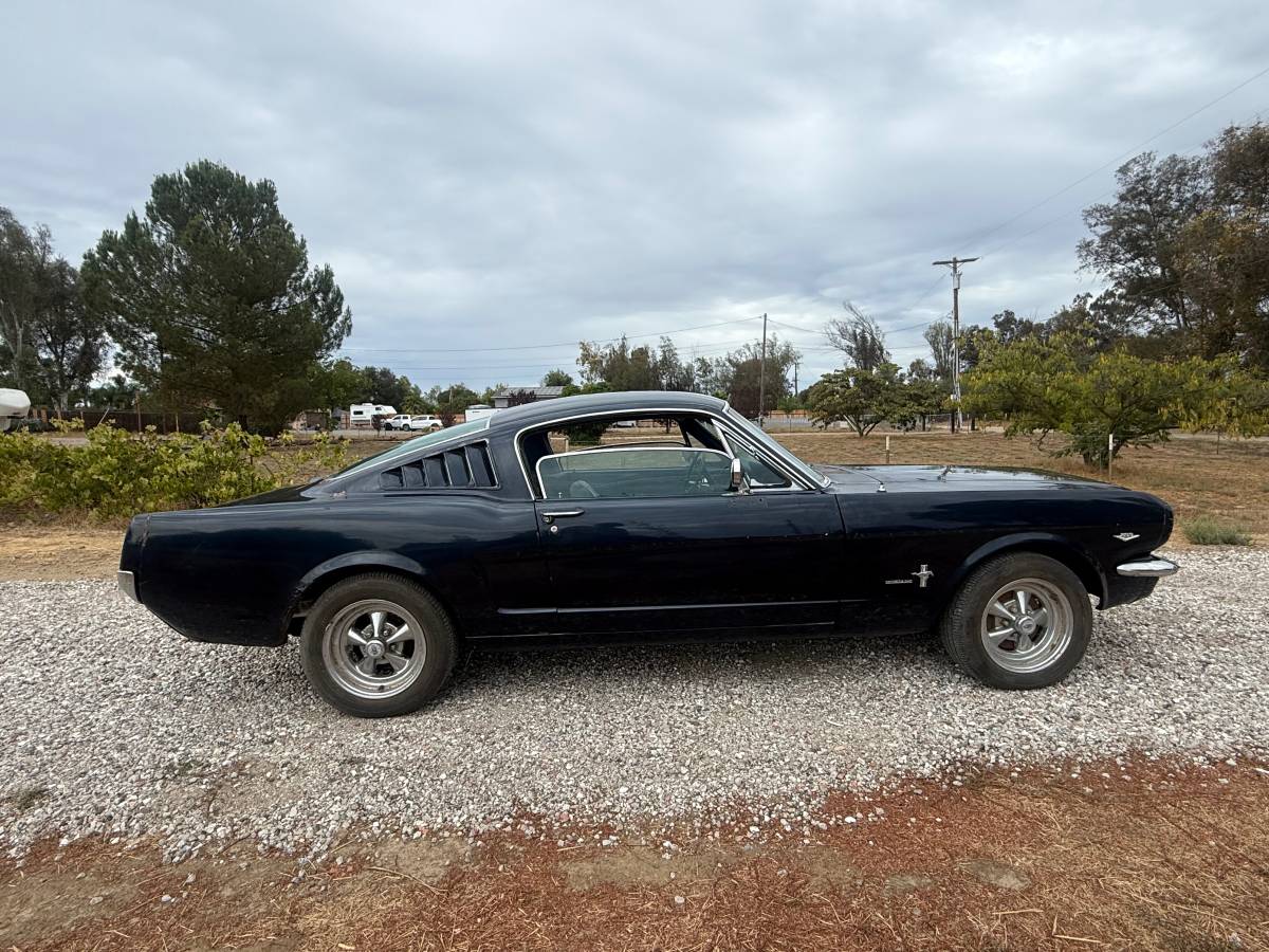 Ford-Mustang-1965-Blue