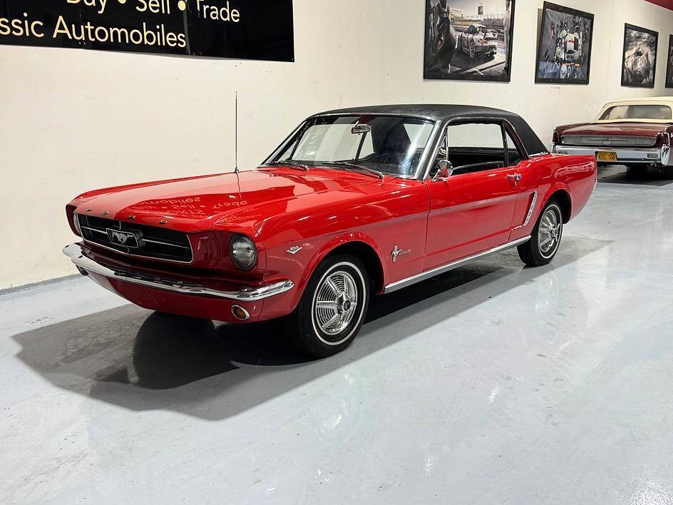 Ford-Mustang-1965-Red-Black