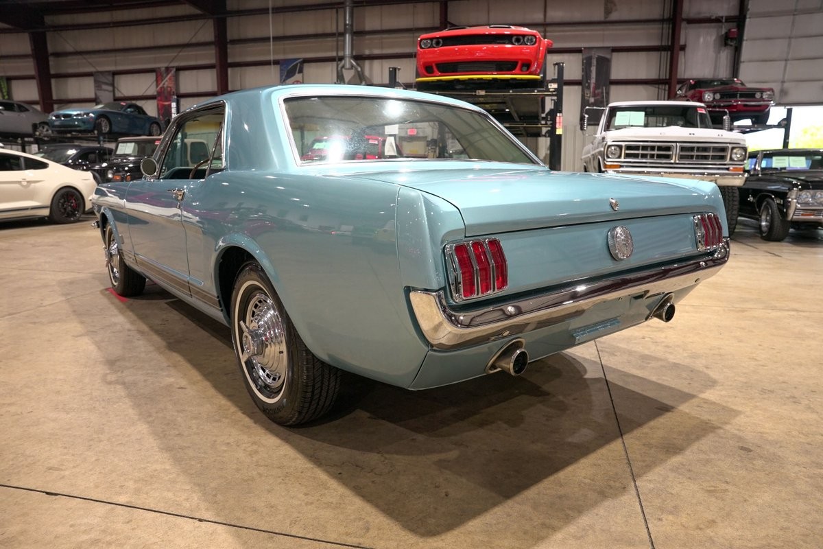 Ford-Mustang-1966-Coupe-BlueWhite
