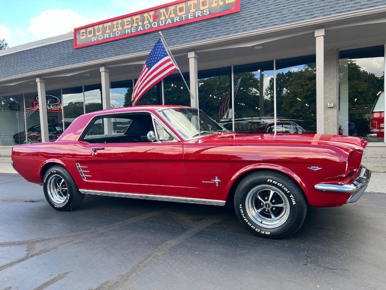 Ford-Mustang-1966-Red-Black