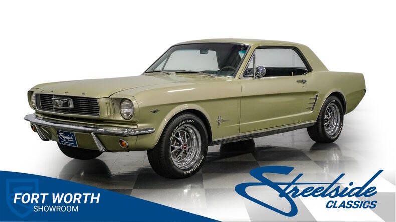 Ford-Mustang-1966-Sauterne-Gold-Black