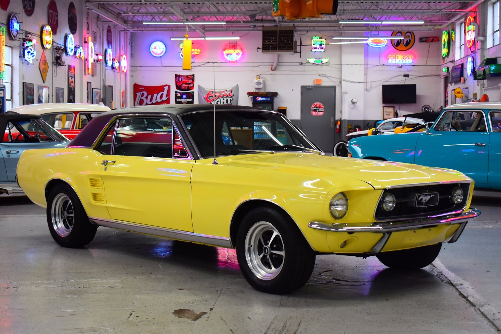Ford-Mustang-1967-Black