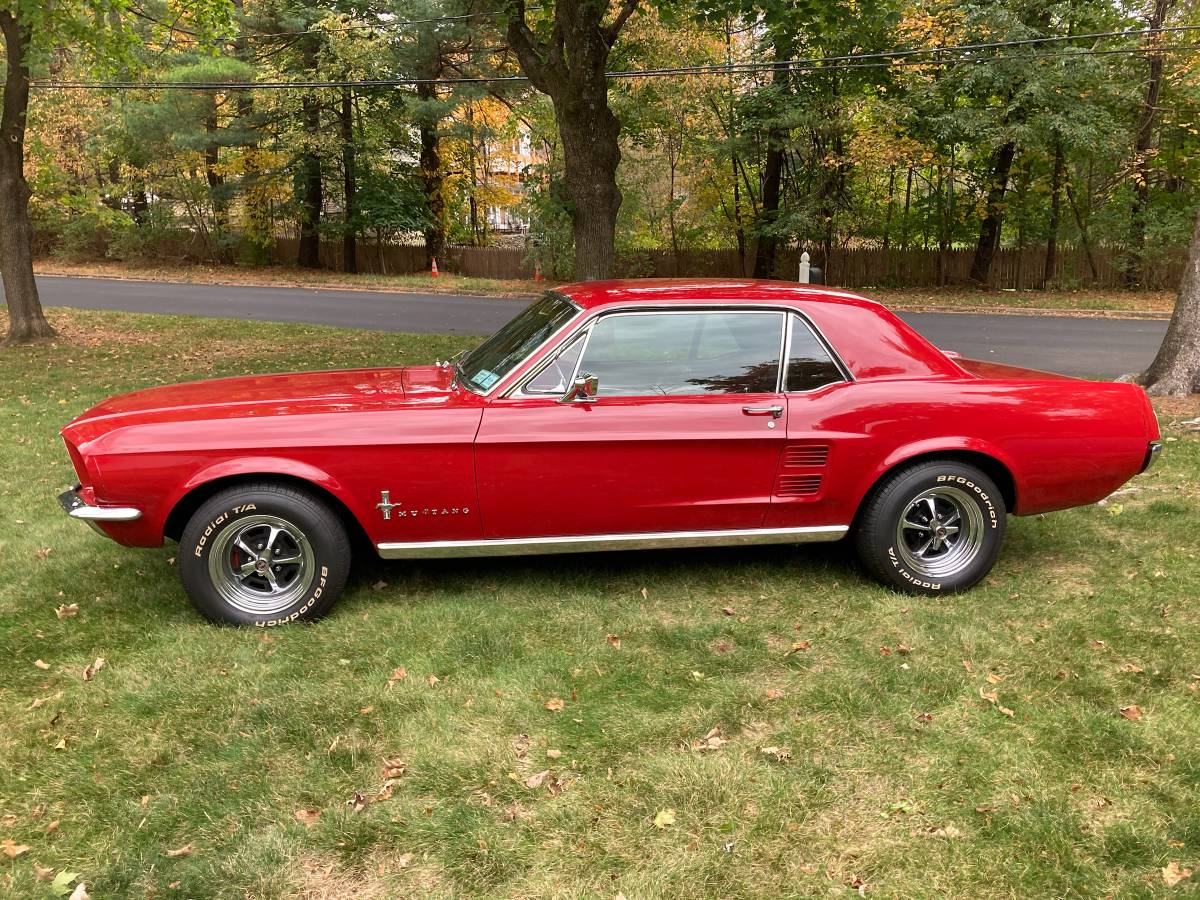 Ford-Mustang-1967-Red