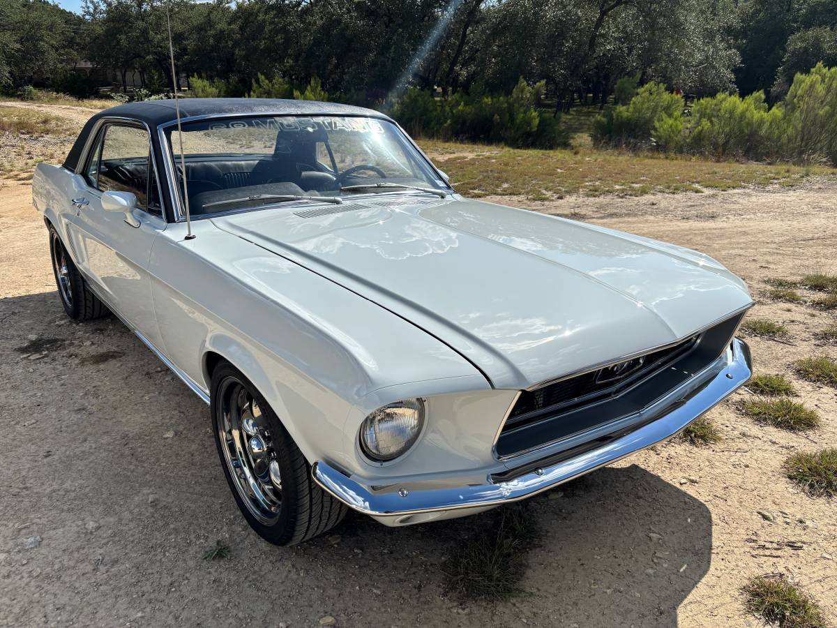 Ford-Mustang-1968-White