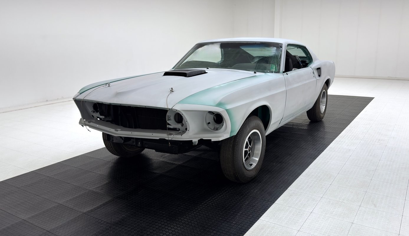 Ford-Mustang-1969-Fastback-Black