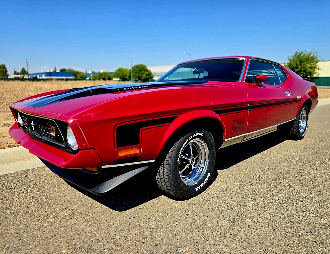 Ford-Mustang-1972-Coupe-Black