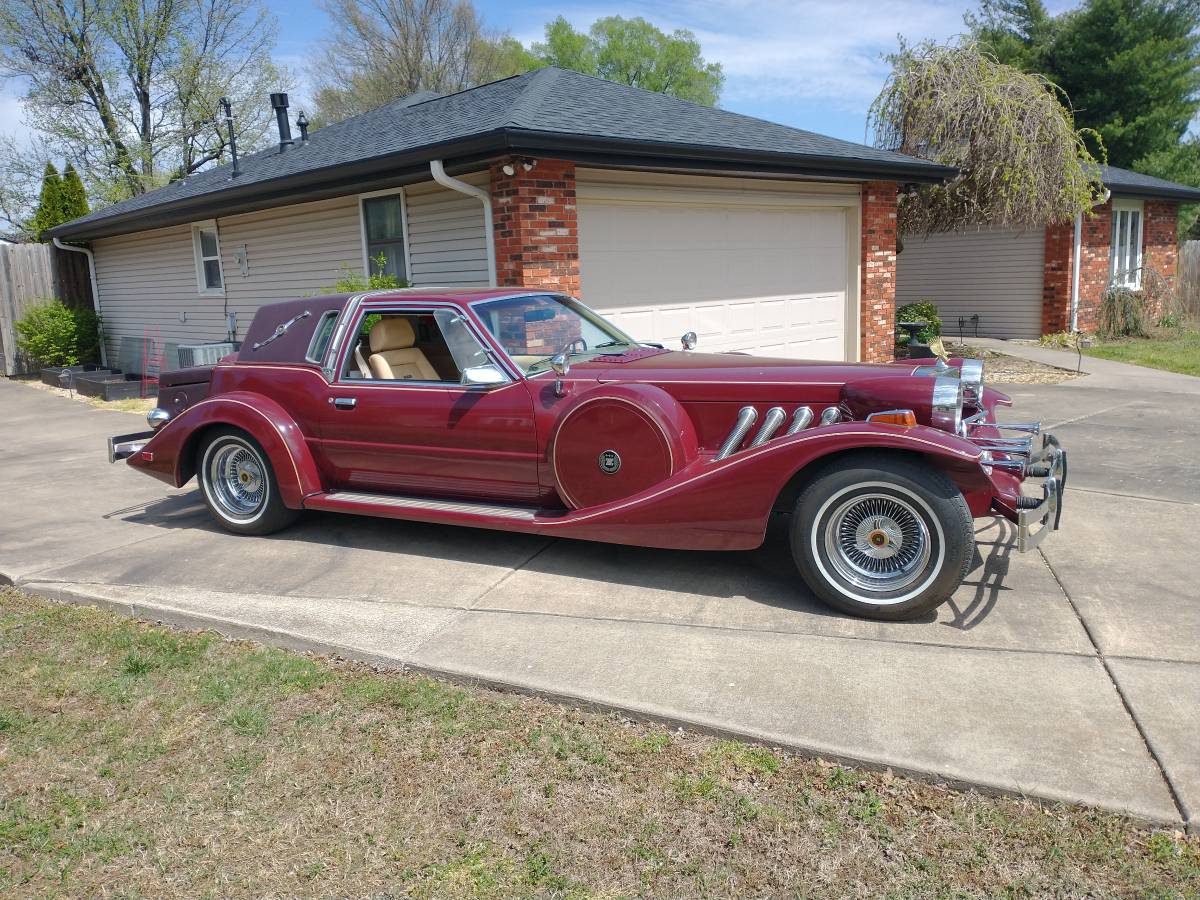 Ford-Mustang-1983-Red