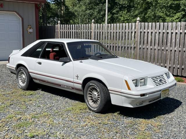 Ford-Mustang-1984-White