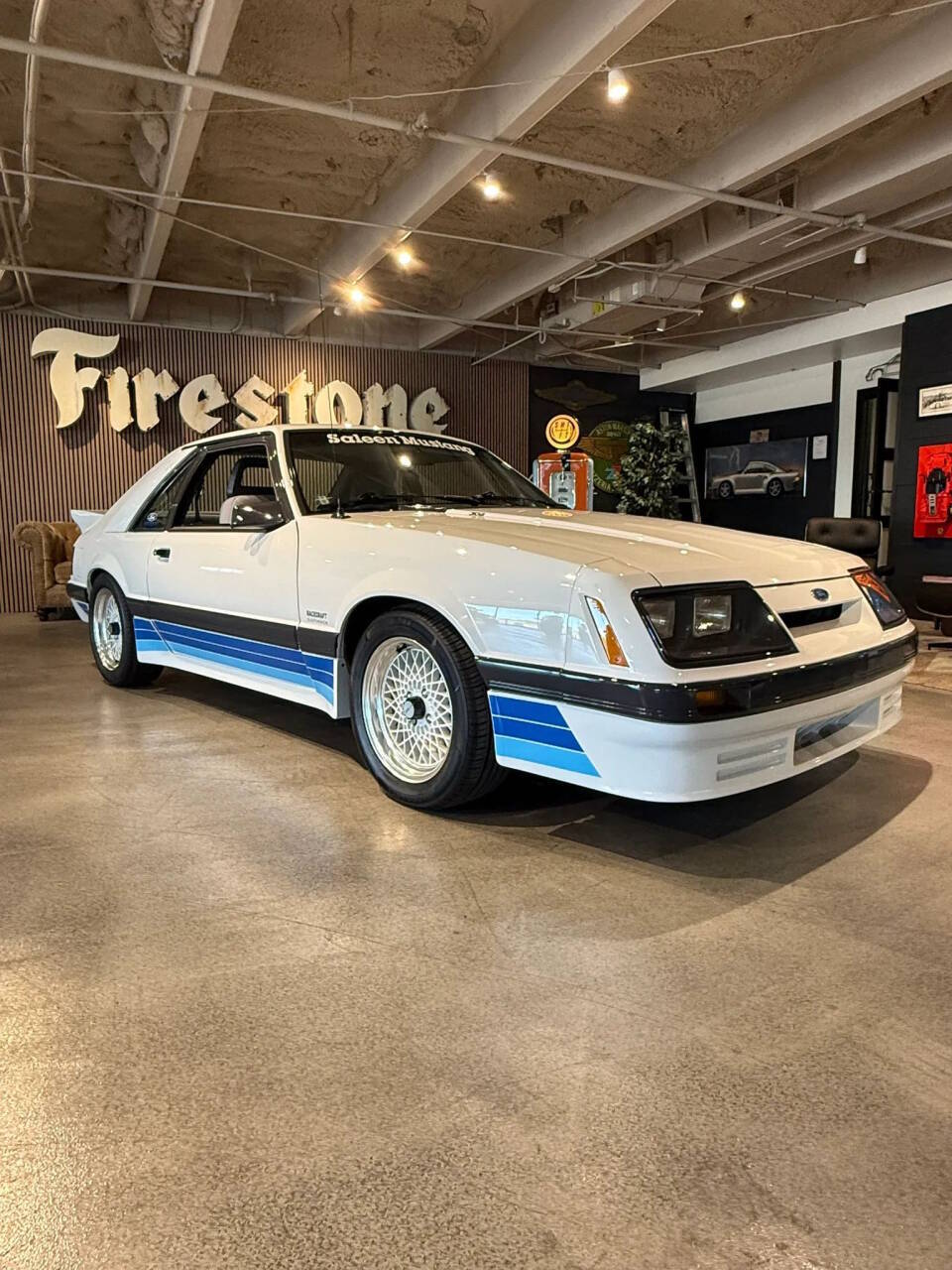 Ford-Mustang-1986-White-Gray