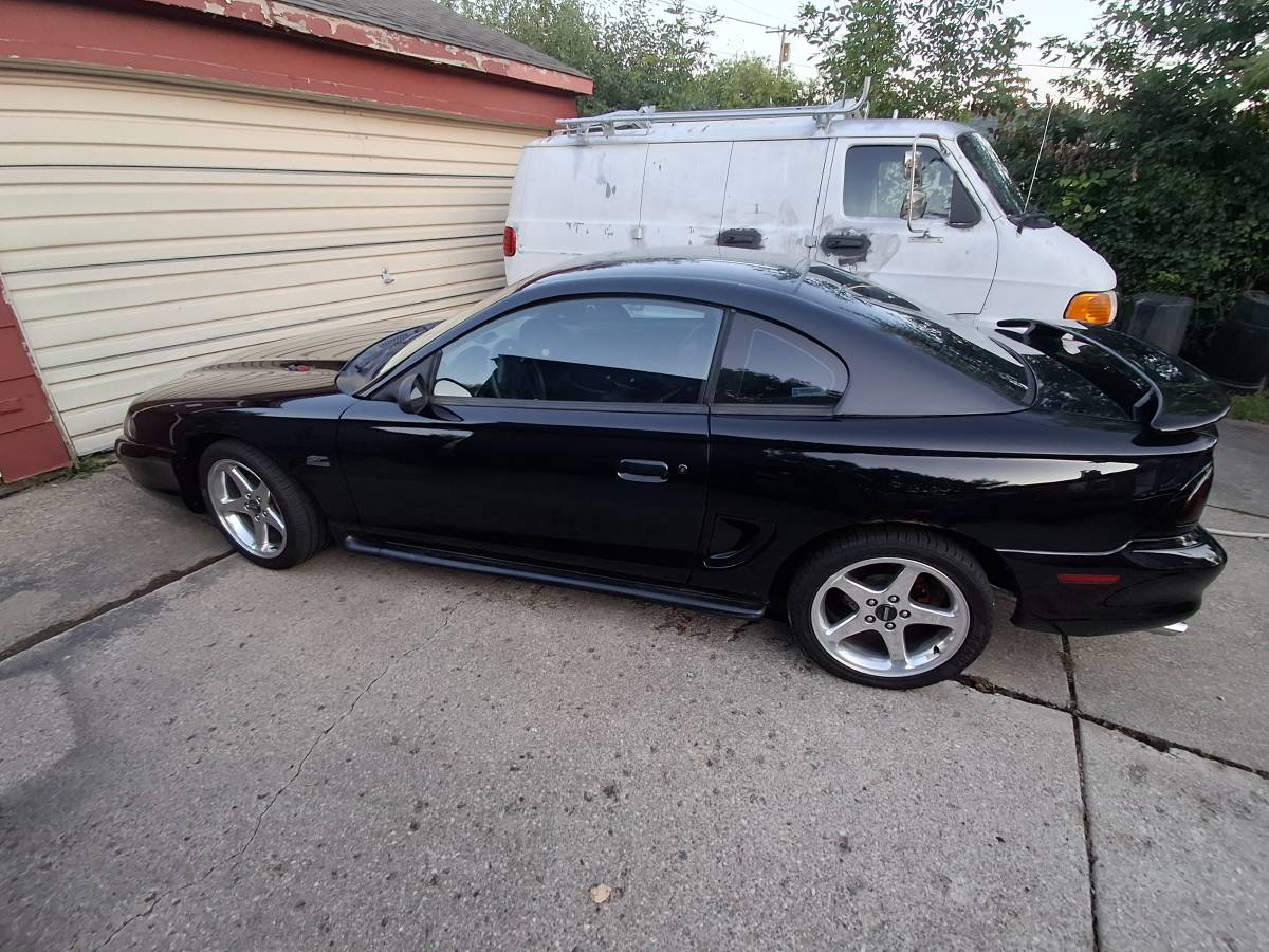 Ford-Mustang-1995-Black