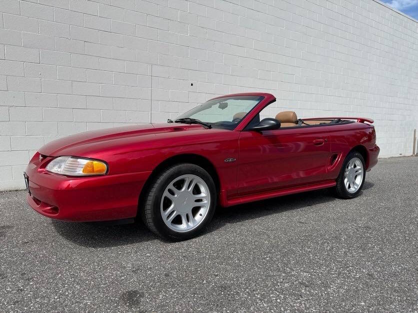 Ford-Mustang-1996-Red-Tan