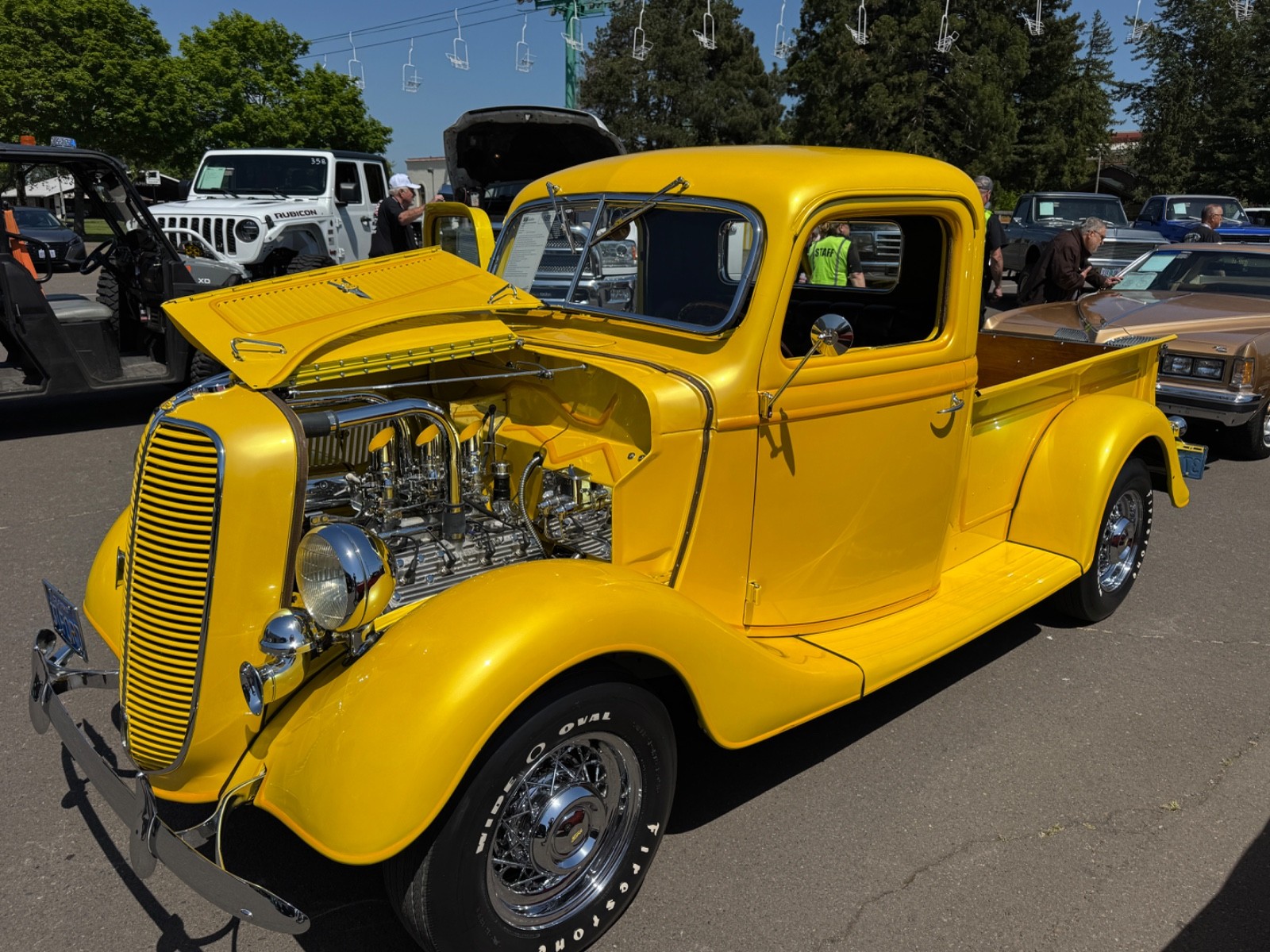 Ford-Pickup-1937-Brown-Diamond-Tuck