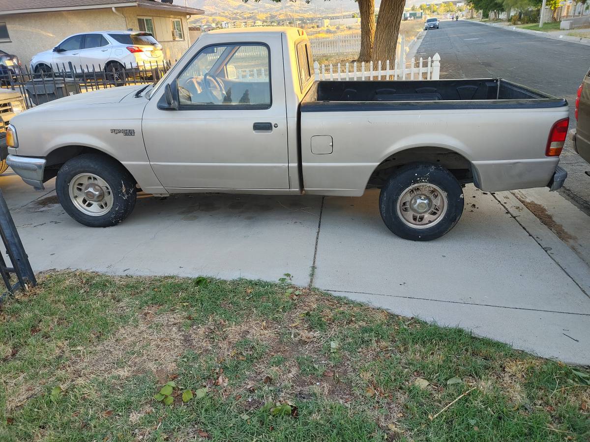 Ford-Ranger-1996-Brown