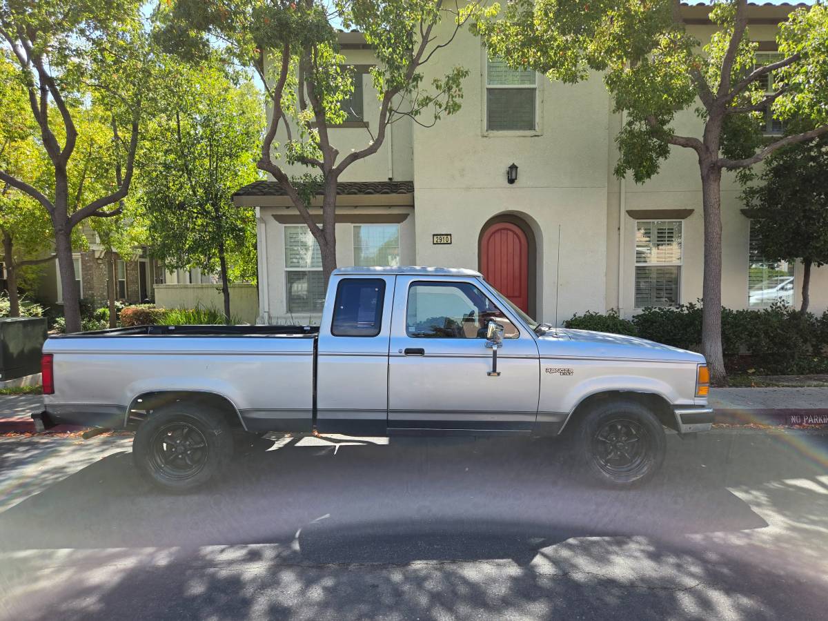 Ford-Ranger-xlt-1992-Silver