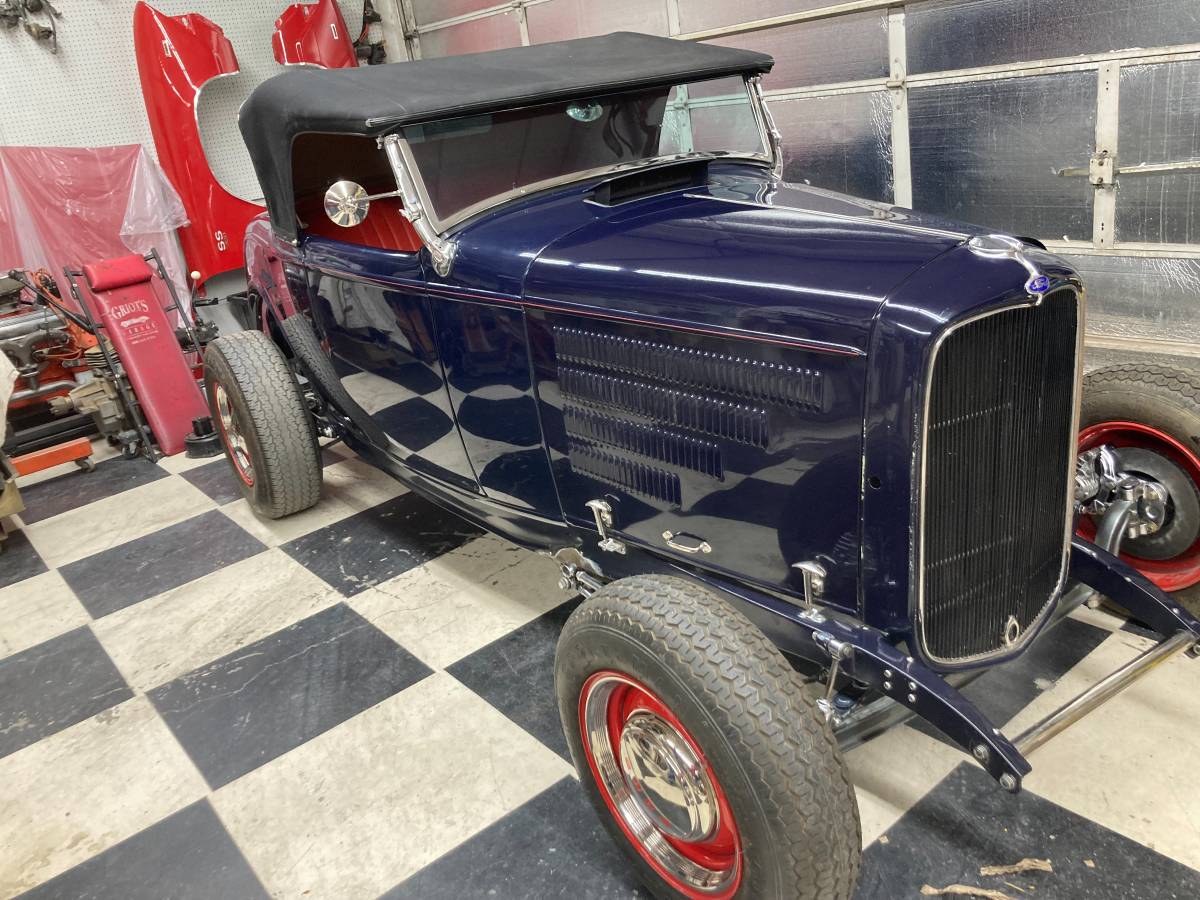 Ford-Roadster-1932-Blue